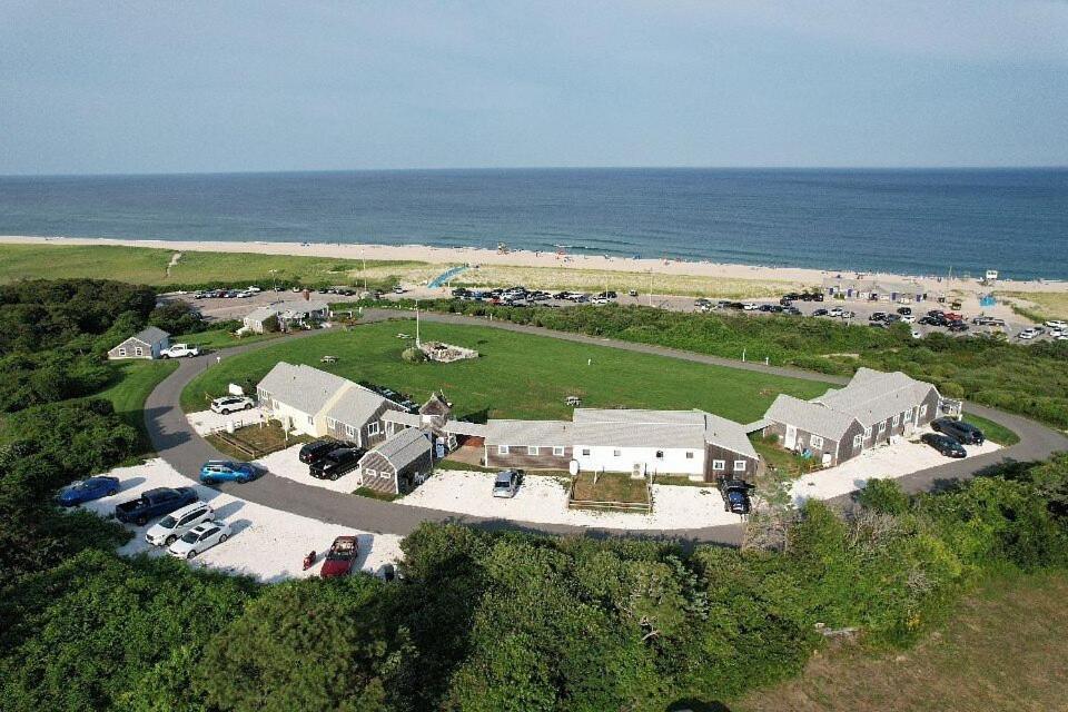Nauset Beach Inn Орлеанс Экстерьер фото